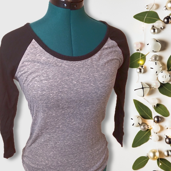 Gray & Black Babydoll Baseball Tee Women's Medium | No Boundaries - Picture 1 of 4